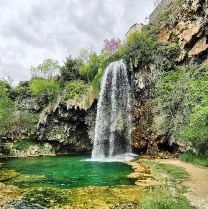 Appartamento Vue Du Pont Entraygues-sur-Truyère Esterno foto